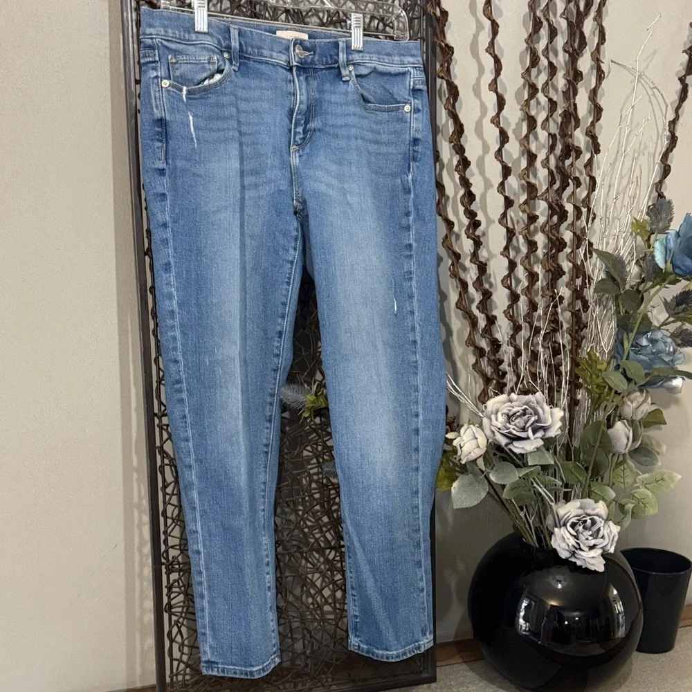 LOFT Modern Denim – Size 6 | Light Wash Straight Leg